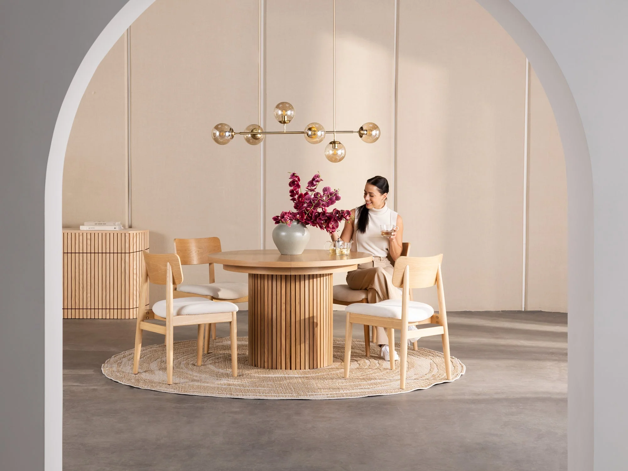 Round Dining Set - The Family - Image 18