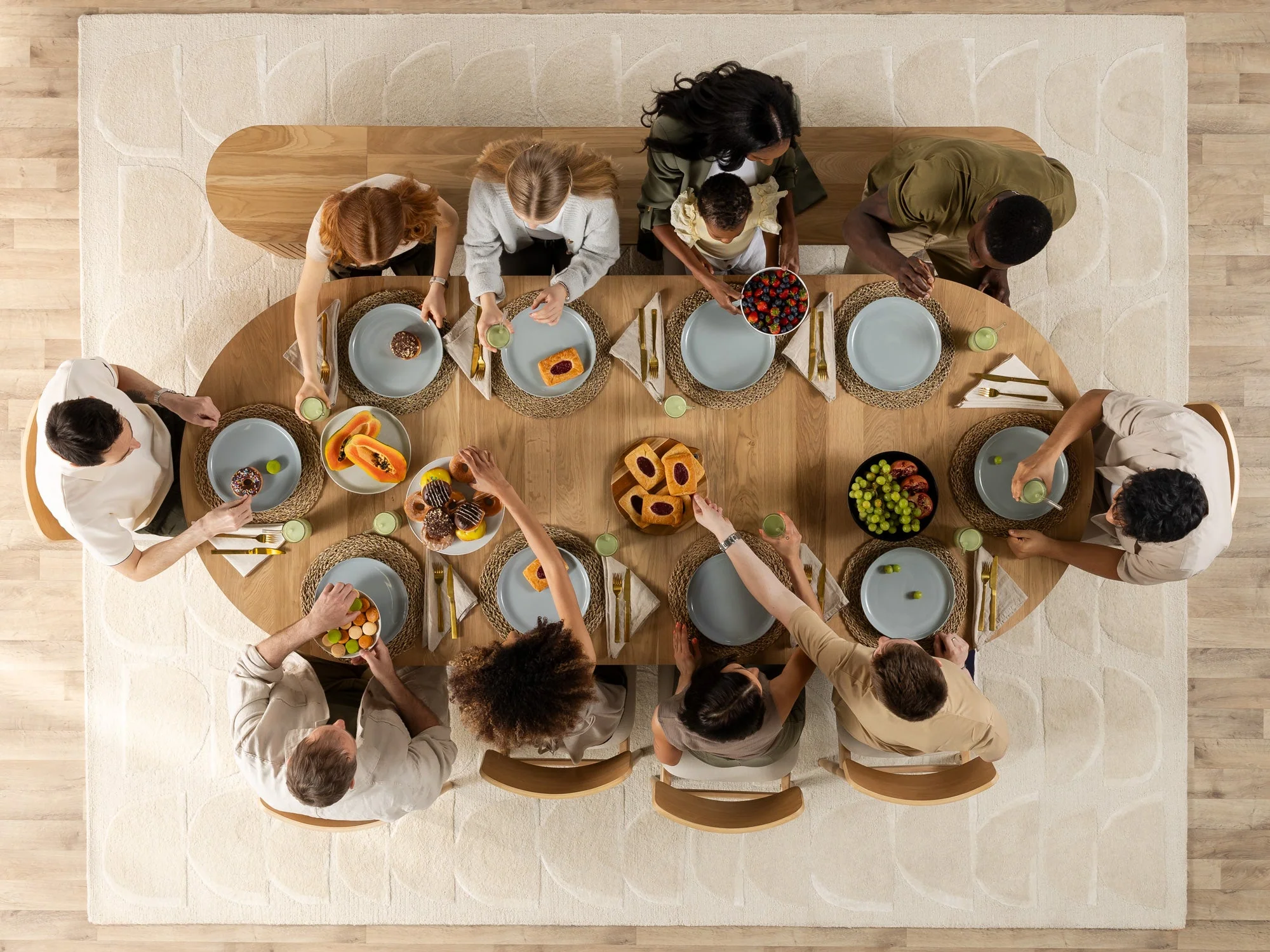 Round Dining Set - The Family - Image 22